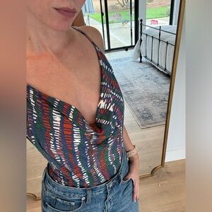 Cute pattern top and low back